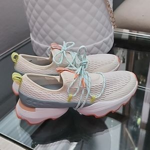 Sorel Sneakers - EUC